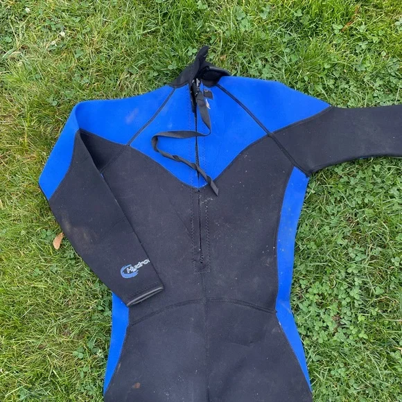Wet suit - Picture 2 of 4